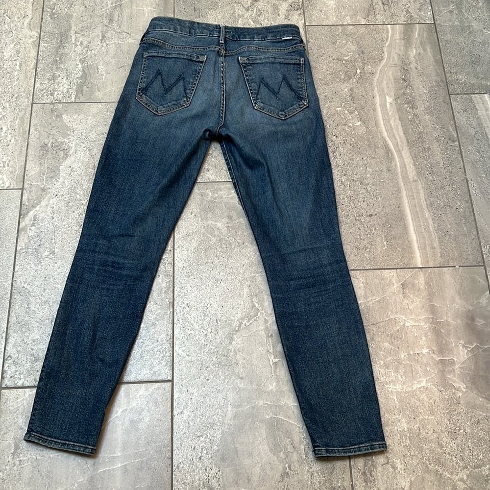 MOTHER The Looker Crop On The Edge Jeans